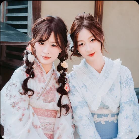 Yuna & Hana, 27